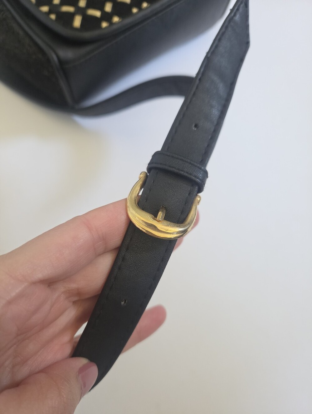 VTG Black suede leather crossbody bag with woven gold accents wallet card slots - Picture 6 of 9